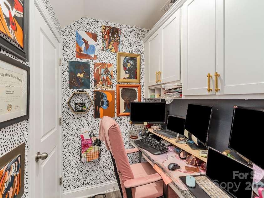 2130 Blewett Drive, Charlotte, NC 28269.  MLS# CAR4229070, YatesRealty ID 6338. 