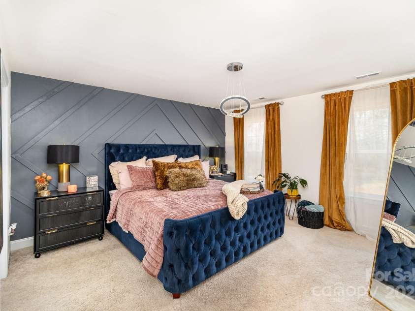 2130 Blewett Drive, Charlotte, NC 28269.  MLS# CAR4229070, YatesRealty ID 6338. 
