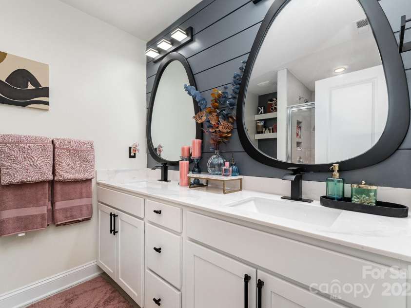 2130 Blewett Drive, Charlotte, NC 28269.  MLS# CAR4229070, YatesRealty ID 6338. 