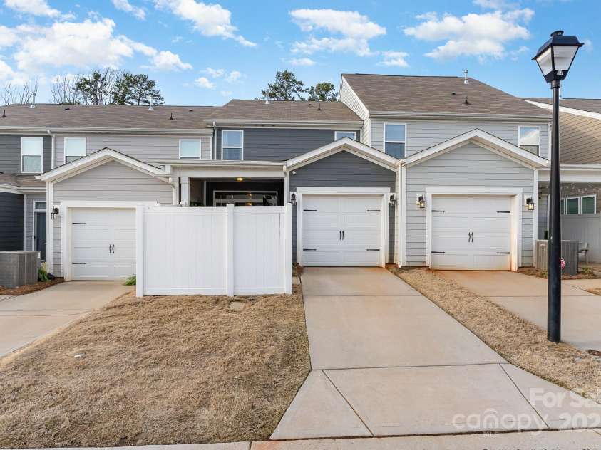 2130 Blewett Drive, Charlotte, NC 28269.  MLS# CAR4229070, YatesRealty ID 6338. 