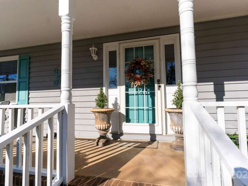 702 Pierce Avenue, Mount Holly, NC 28120.  MLS# CAR4204126, YatesRealty ID 634. 