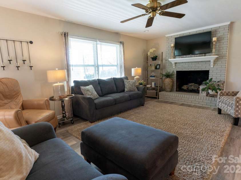 702 Pierce Avenue, Mount Holly, NC 28120.  MLS# CAR4204126, YatesRealty ID 634. 