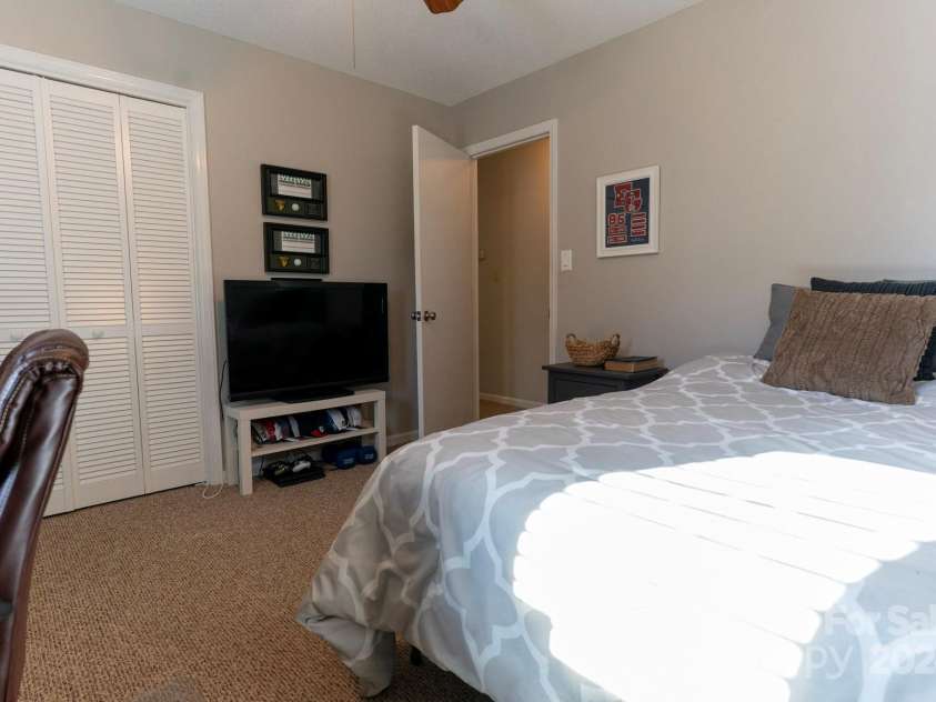 702 Pierce Avenue, Mount Holly, NC 28120.  MLS# CAR4204126, YatesRealty ID 634. 