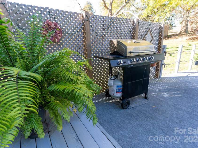 702 Pierce Avenue, Mount Holly, NC 28120.  MLS# CAR4204126, YatesRealty ID 634. 