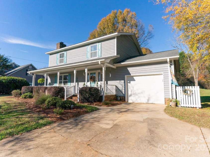 702 Pierce Avenue, Mount Holly, NC 28120.  MLS# CAR4204126, YatesRealty ID 634. 
