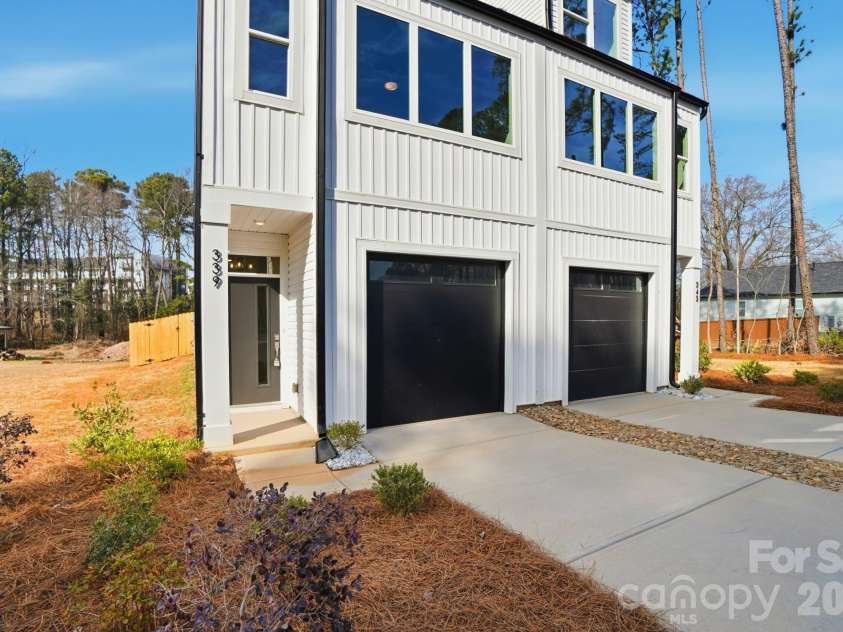 339 Gray Drive, Charlotte, NC 28213.  MLS# CAR4345319, YatesRealty ID 6340. 