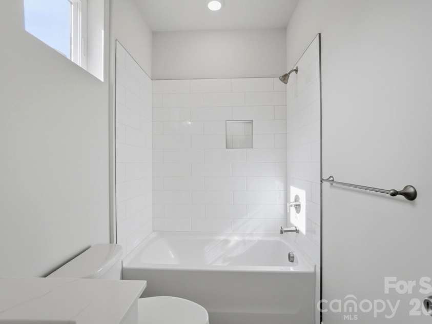 339 Gray Drive, Charlotte, NC 28213.  MLS# CAR4345319, YatesRealty ID 6340. 