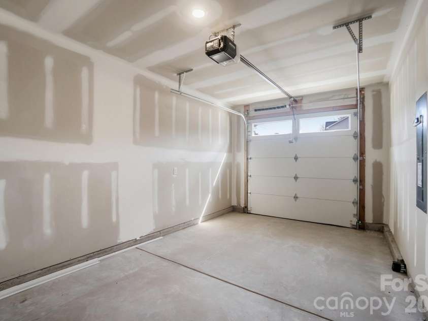 339 Gray Drive, Charlotte, NC 28213.  MLS# CAR4345319, YatesRealty ID 6340. 