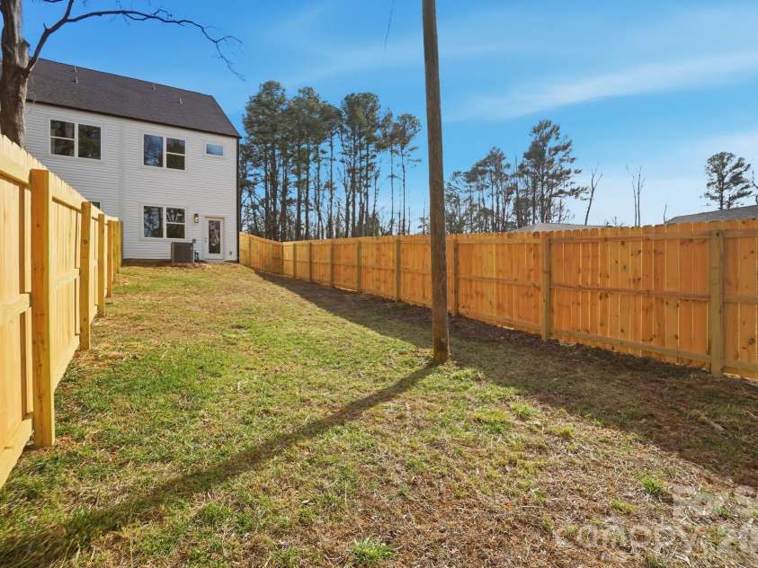 339 Gray Drive, Charlotte, NC 28213.  MLS# CAR4345319, YatesRealty ID 6340. 