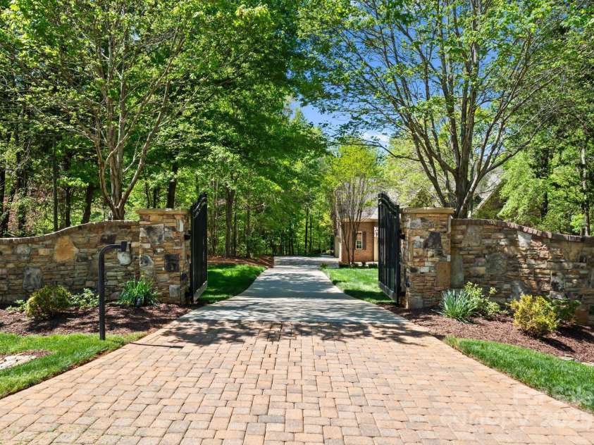 12627 Ninebark Trail, Charlotte, NC 28278.  MLS# CAR4241413, YatesRealty ID 6341. 