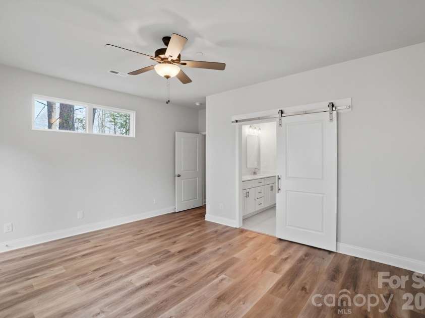 343 Gray Drive, Charlotte, NC 28213.  MLS# CAR4345553, YatesRealty ID 6341. 