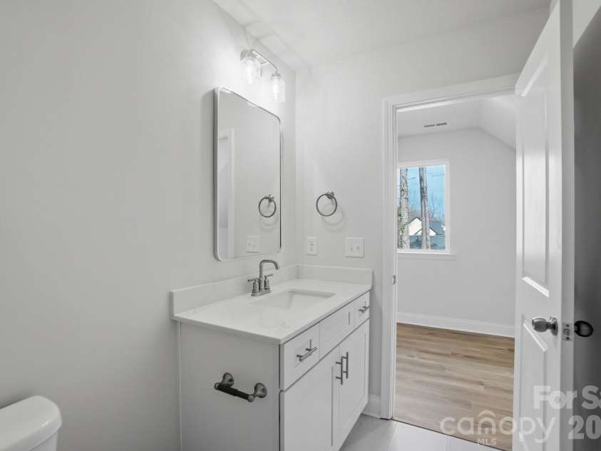 343 Gray Drive, Charlotte, NC 28213.  MLS# CAR4345553, YatesRealty ID 6341. 