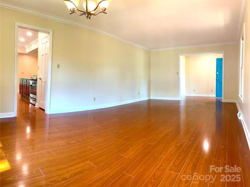 211 Worthington Street, Shelby, NC 28150.  MLS# CAR4243112, YatesRealty ID 6346. 