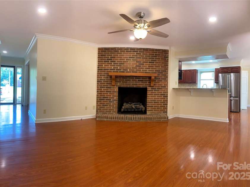 211 Worthington Street, Shelby, NC 28150.  MLS# CAR4243112, YatesRealty ID 6346. 