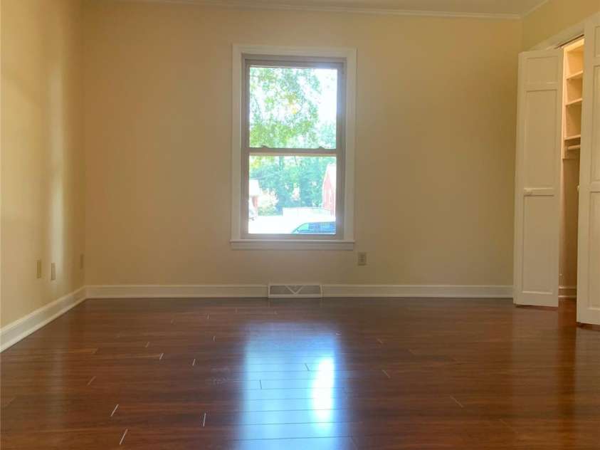 211 Worthington Street, Shelby, NC 28150.  MLS# CAR4243112, YatesRealty ID 6346. 