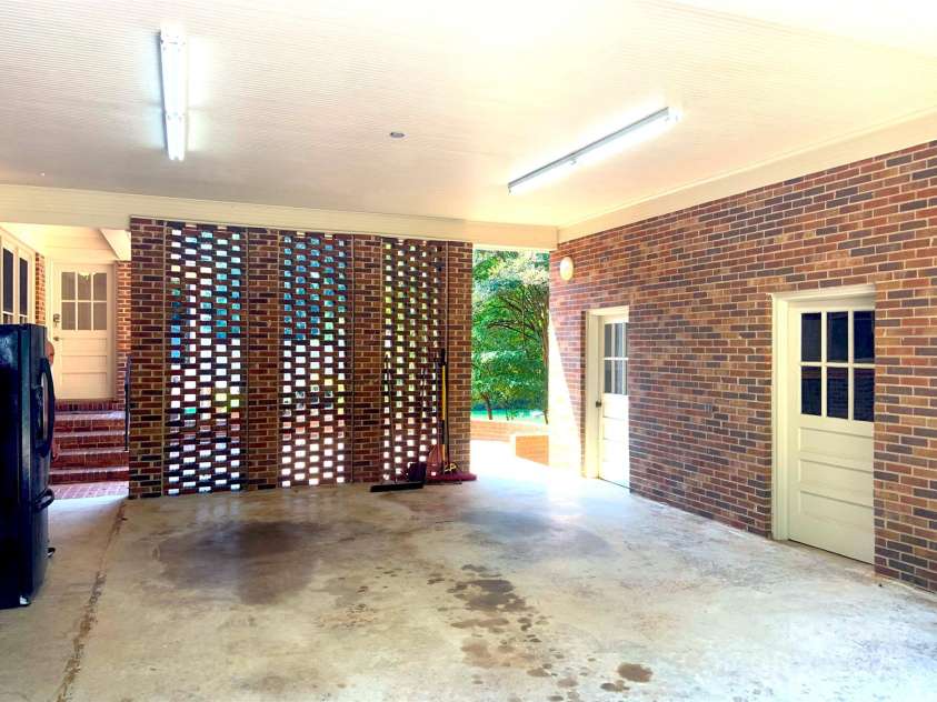 211 Worthington Street, Shelby, NC 28150.  MLS# CAR4243112, YatesRealty ID 6346. 