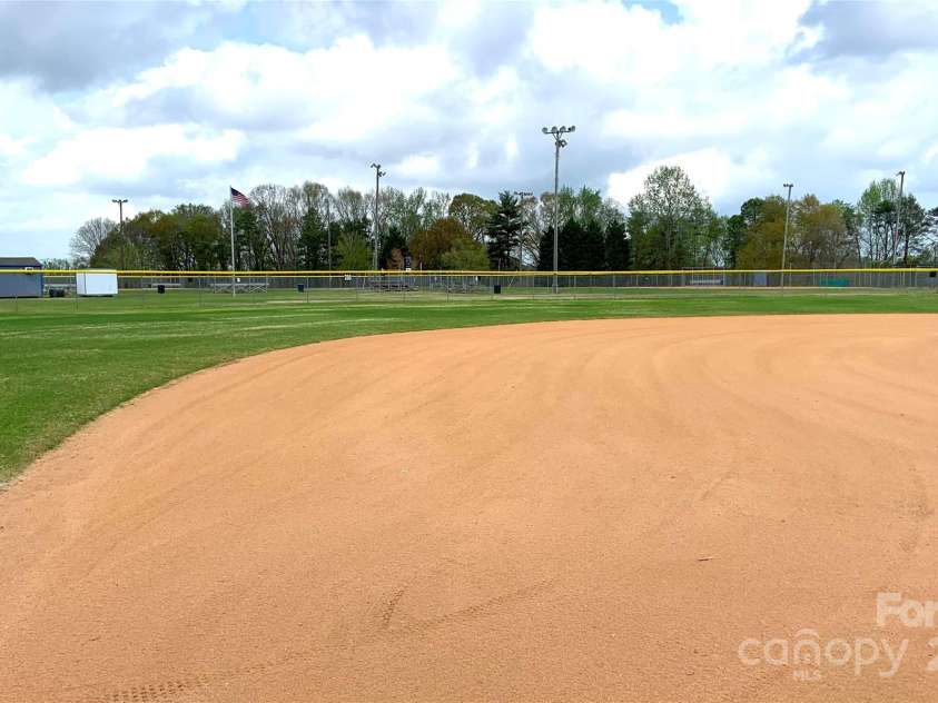 211 Worthington Street, Shelby, NC 28150.  MLS# CAR4243112, YatesRealty ID 6346. 