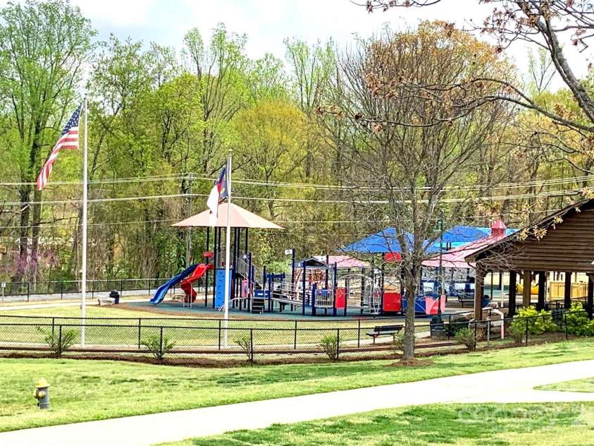 211 Worthington Street, Shelby, NC 28150.  MLS# CAR4243112, YatesRealty ID 6346. 