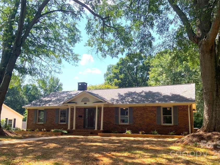 211 Worthington Street, Shelby, NC 28150.  MLS# CAR4243112, YatesRealty ID 6346. Welcome Home!