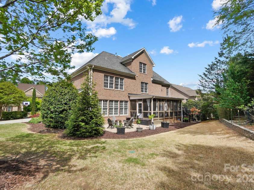 16532 Flintrock Falls Lane, Charlotte, NC 28278.  MLS# CAR4247565, YatesRealty ID 6347. Private backyard.