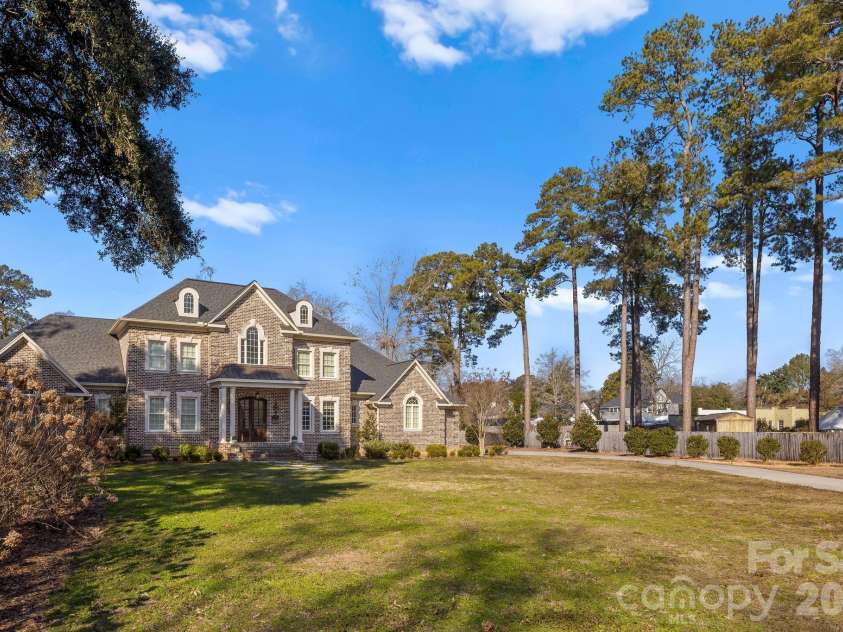 419 Greene Street, Cheraw, SC 29520.  MLS# CAR4343990, YatesRealty ID 6348. 