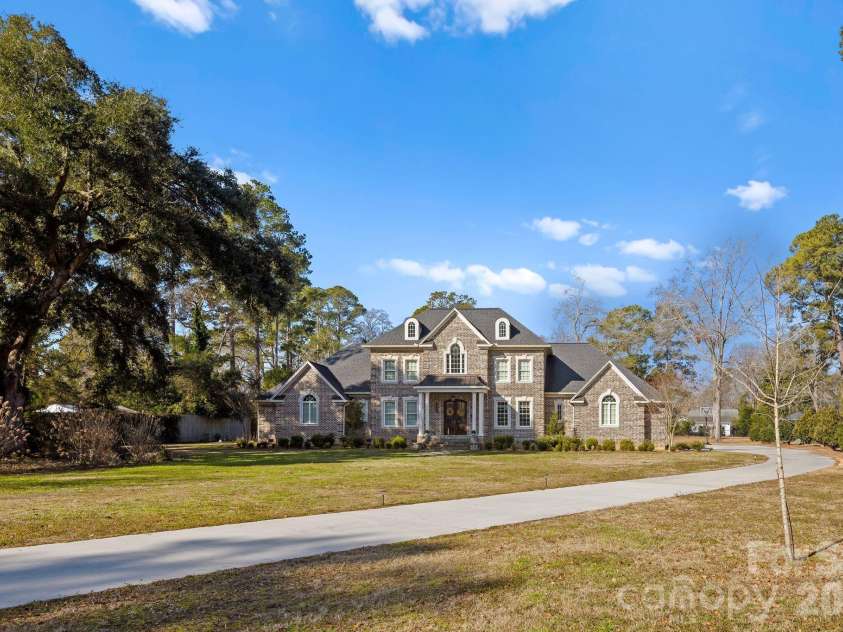 419 Greene Street, Cheraw, SC 29520.  MLS# CAR4343990, YatesRealty ID 6348. 