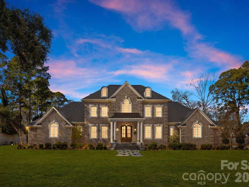 419 Greene Street, Cheraw, SC 29520.  MLS# CAR4343990, YatesRealty ID 6348. 