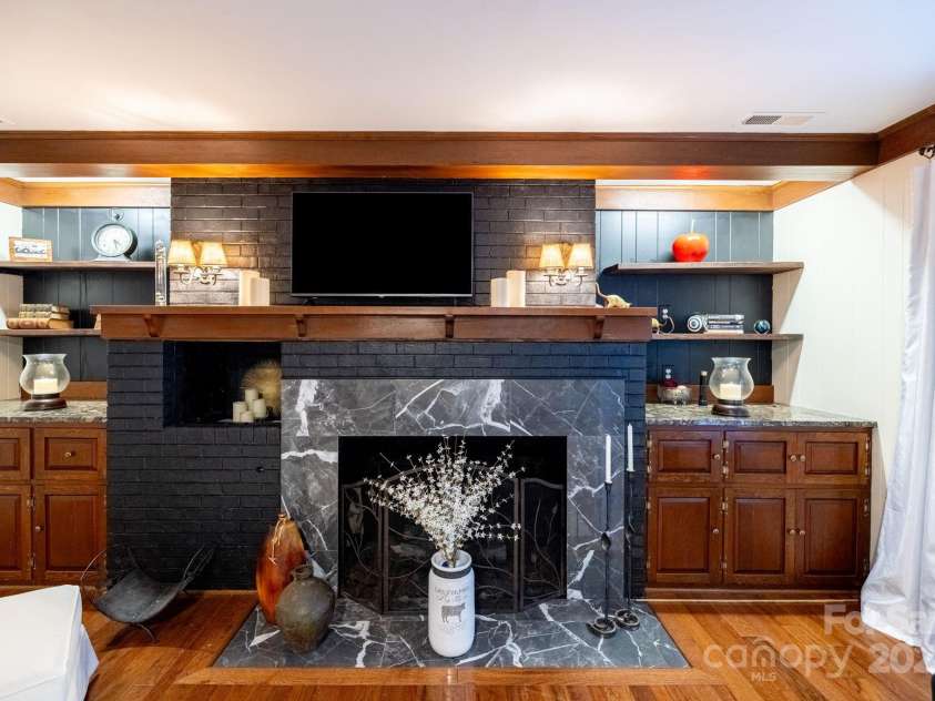 438 Glade Valley Road, Glade Valley, NC 28627.  MLS# CAR4248053, YatesRealty ID 6349. 