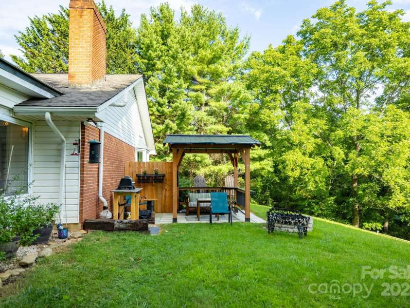438 Glade Valley Road, Glade Valley, NC 28627.  MLS# CAR4248053, YatesRealty ID 6349. 