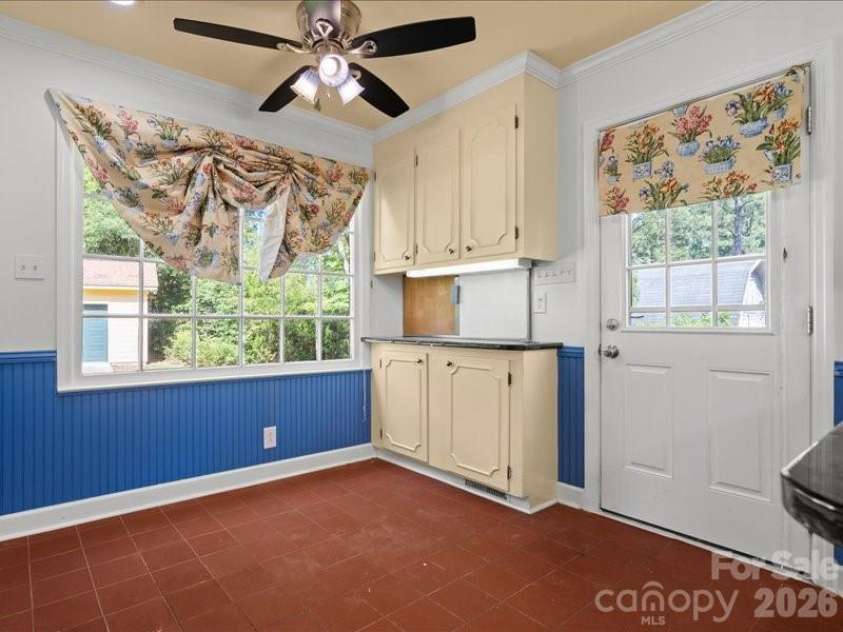 201 Poplar Street, Cheraw, SC 29520.  MLS# CAR4353189, YatesRealty ID 6350. 