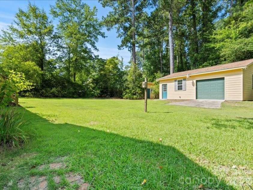 201 Poplar Street, Cheraw, SC 29520.  MLS# CAR4353189, YatesRealty ID 6350. 