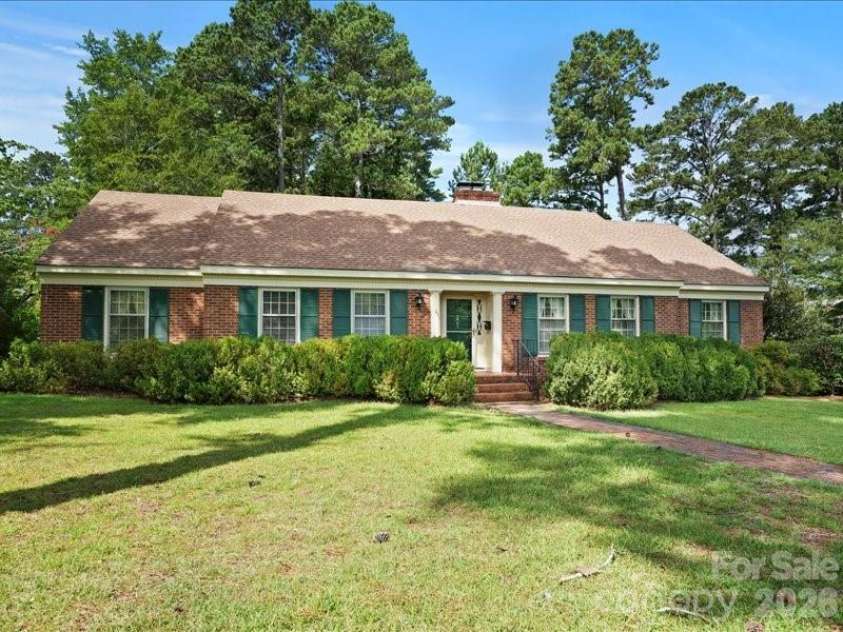 201 Poplar Street, Cheraw, SC 29520.  MLS# CAR4353189, YatesRealty ID 6350. 