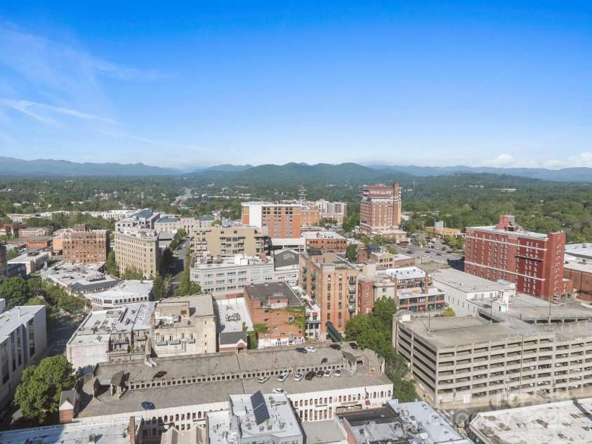 84 Walnut Street, Asheville, NC 28801.  MLS# CAR4243145, YatesRealty ID 6350. 