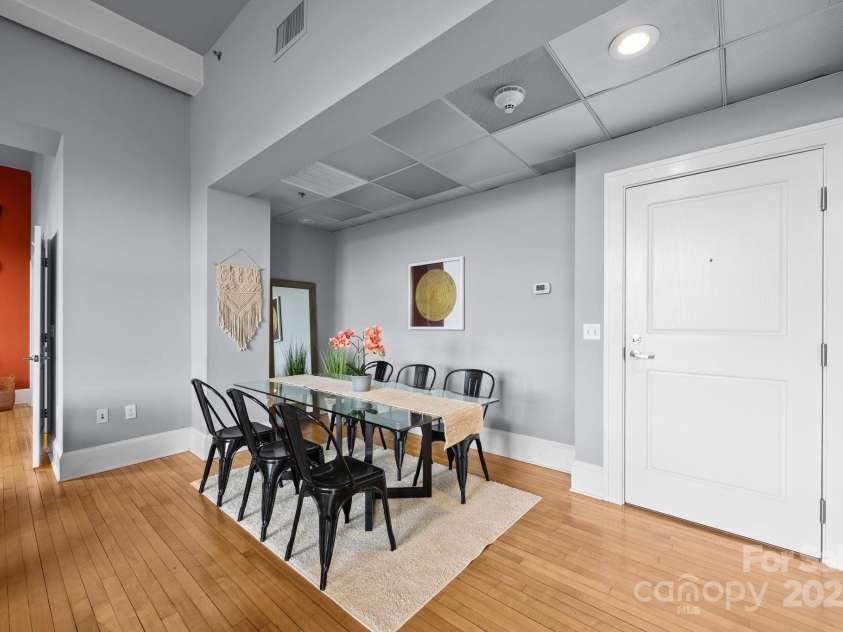 84 Walnut Street, Asheville, NC 28801.  MLS# CAR4243145, YatesRealty ID 6350. 