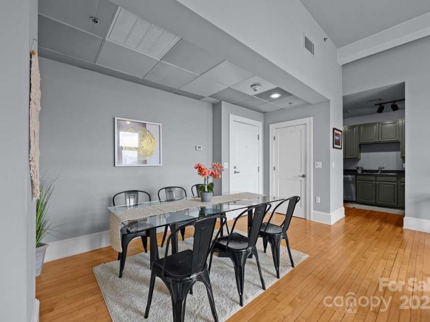 84 Walnut Street, Asheville, NC 28801.  MLS# CAR4243145, YatesRealty ID 6350. 