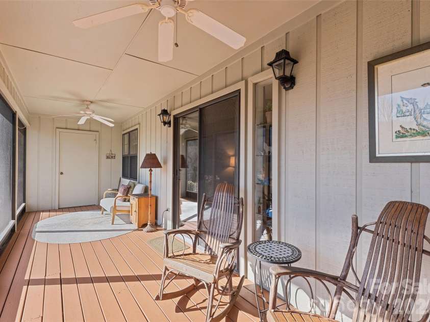 12 A Willow View Drive, Franklin, NC 28734.  MLS# CAR4337049, YatesRealty ID 6351. 
