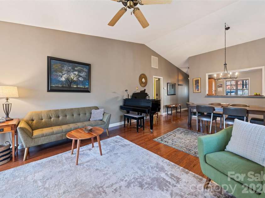 12 A Willow View Drive, Franklin, NC 28734.  MLS# CAR4337049, YatesRealty ID 6351. 