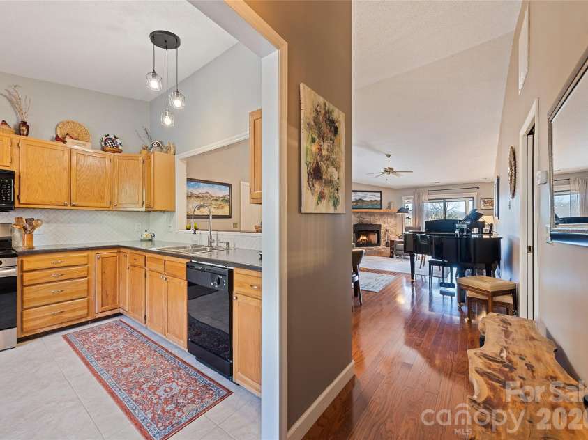 12 A Willow View Drive, Franklin, NC 28734.  MLS# CAR4337049, YatesRealty ID 6351. 