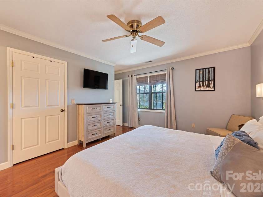 12 A Willow View Drive, Franklin, NC 28734.  MLS# CAR4337049, YatesRealty ID 6351. 