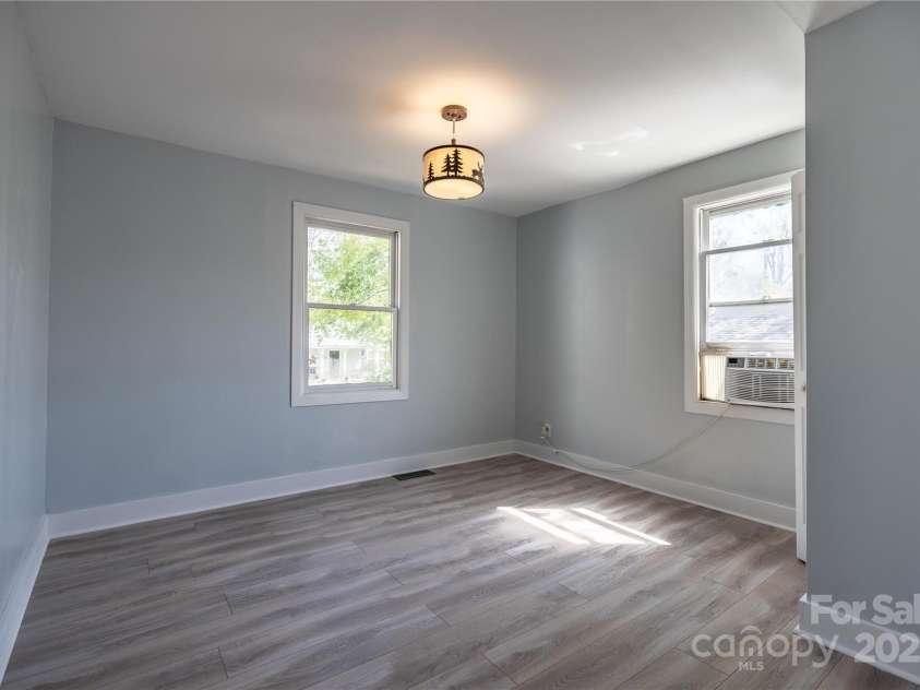 27 W Stewart Street, Asheville, NC 28806.  MLS# CAR4247708, YatesRealty ID 6351. Bedroom 3