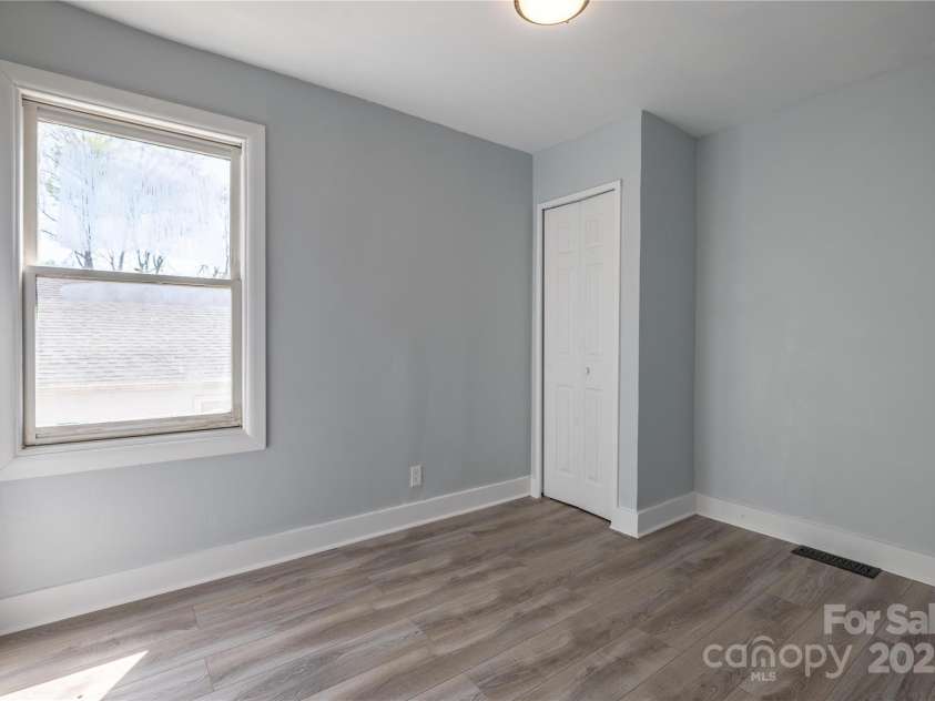 27 W Stewart Street, Asheville, NC 28806.  MLS# CAR4247708, YatesRealty ID 6351. Bedroom #4