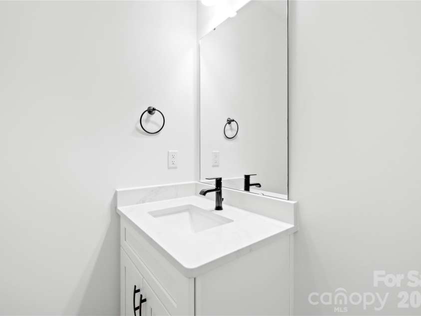 6900 Barrington Drive, Charlotte, NC 28215.  MLS# CAR4359923, YatesRealty ID 6353. Half bath - First floor