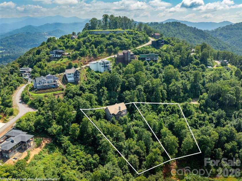 9 Soaring Hawk View, Asheville, NC 28804.  MLS# CAR4351587, YatesRealty ID 6354. Includes extra lot