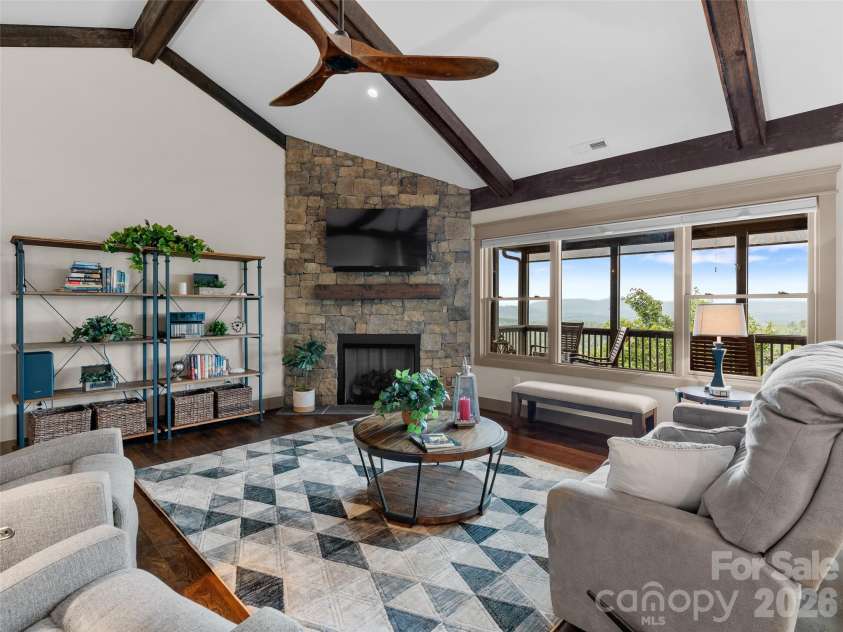 9 Soaring Hawk View, Asheville, NC 28804.  MLS# CAR4351587, YatesRealty ID 6354. Main: Living Area