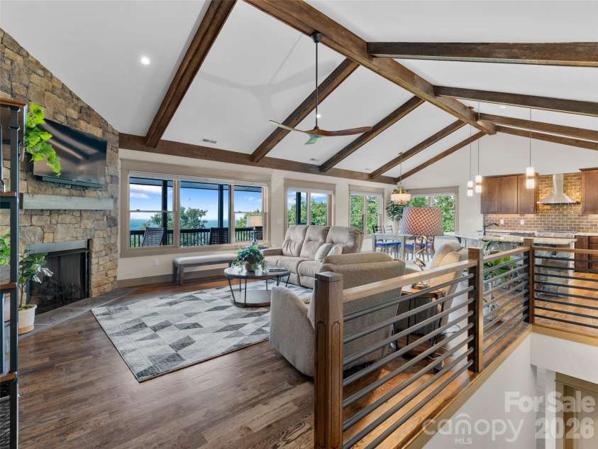 9 Soaring Hawk View, Asheville, NC 28804.  MLS# CAR4351587, YatesRealty ID 6354. Main: Living Room