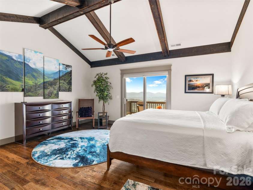 9 Soaring Hawk View, Asheville, NC 28804.  MLS# CAR4351587, YatesRealty ID 6354. Main: Primary Suite