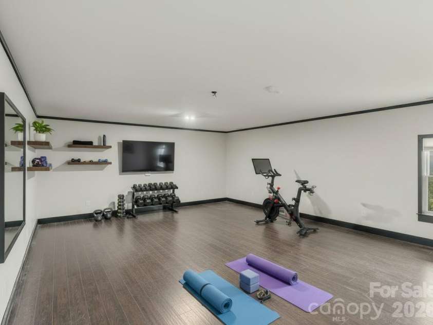 9 Soaring Hawk View, Asheville, NC 28804.  MLS# CAR4351587, YatesRealty ID 6354. Virtually Staged