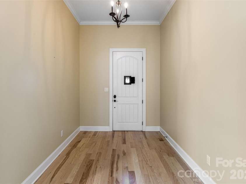 38 Chantilly Drive, Asheville, NC 28804.  MLS# CAR4320562, YatesRealty ID 6355. 