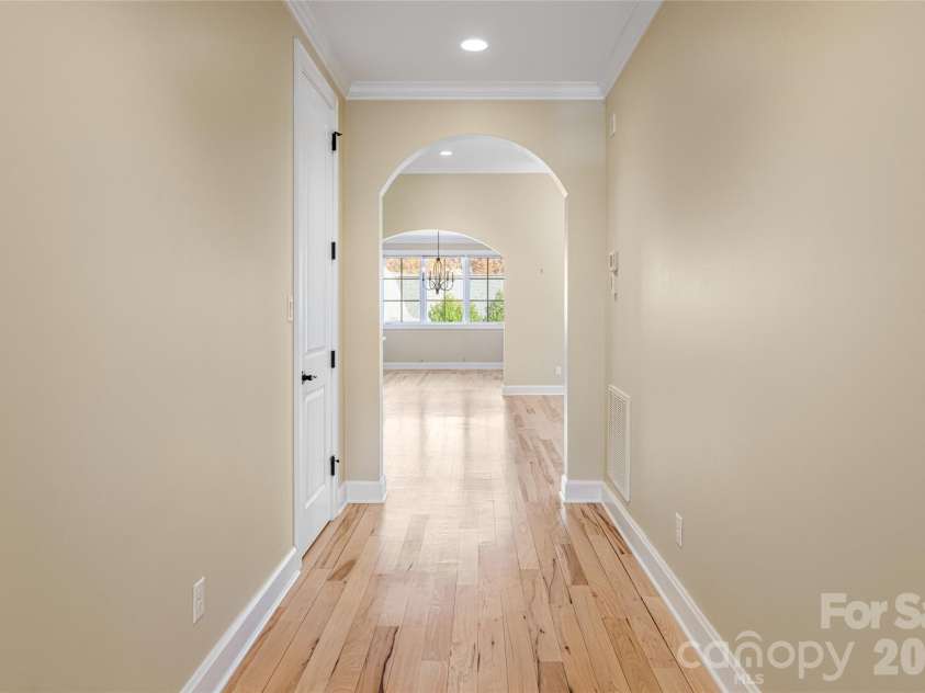 38 Chantilly Drive, Asheville, NC 28804.  MLS# CAR4320562, YatesRealty ID 6355. 