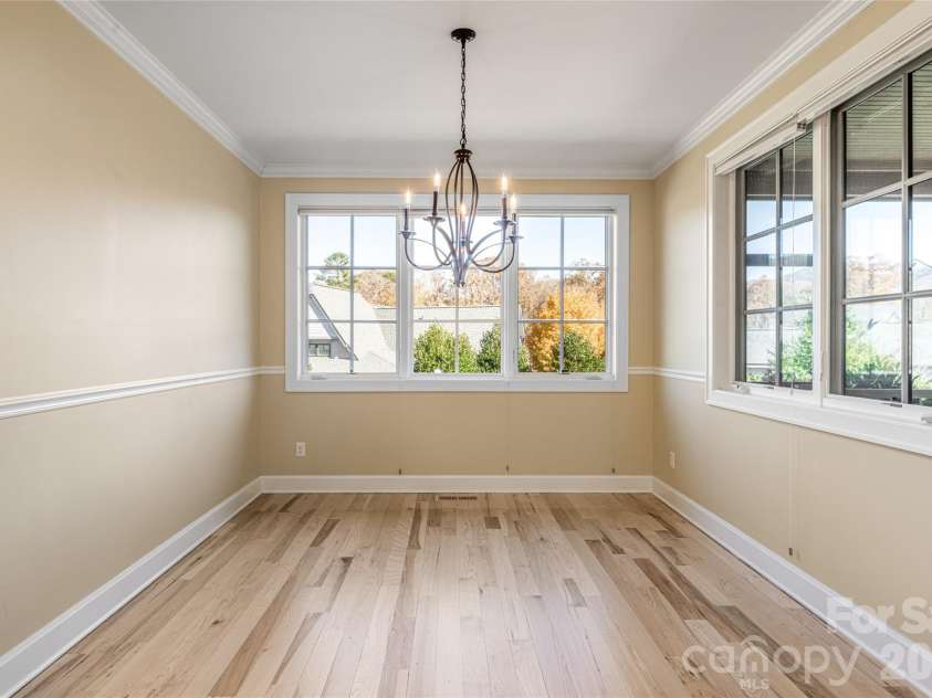 38 Chantilly Drive, Asheville, NC 28804.  MLS# CAR4320562, YatesRealty ID 6355. 